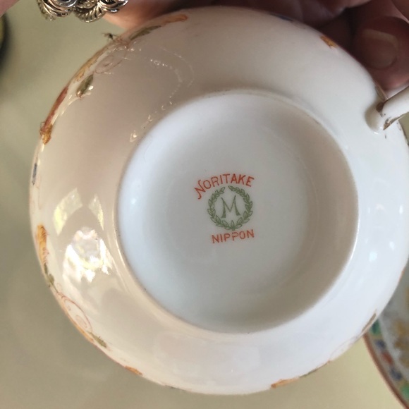 Beautiful teacup w/ saucer. Vintage! - Picture 5 of 5